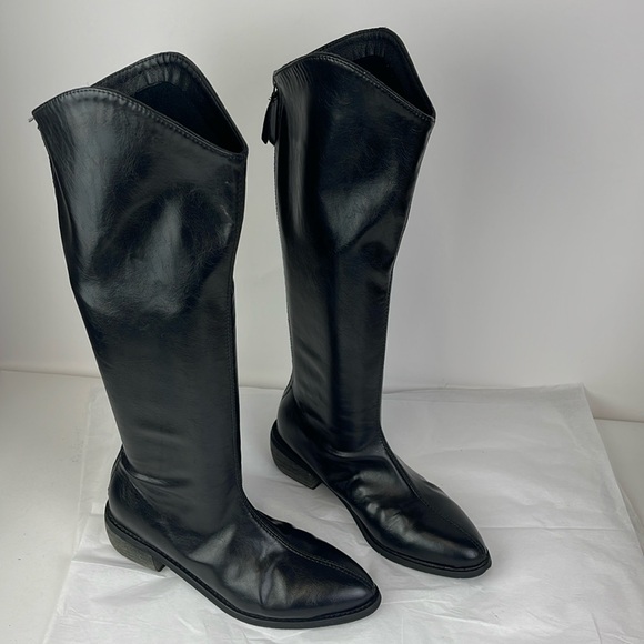 Boots - Picture 1 of 9